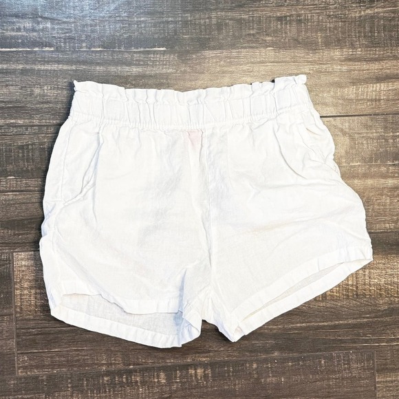 Isaac Mizrahi White Linen Shorts Size Large Pleated Waist and Pockets - Picture 2 of 2